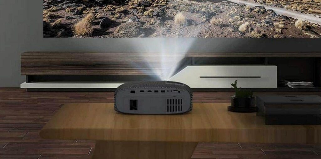7 Best Projectors under $1000 – Reviews and Buying Guide