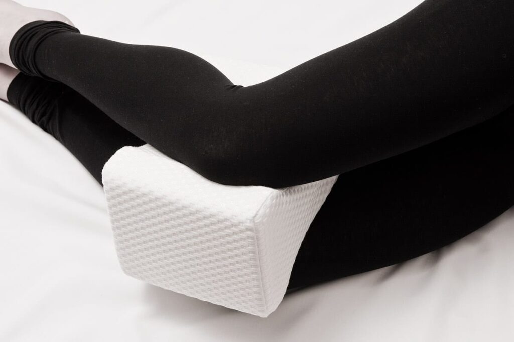 7 Best Knee Pillows for Comfort and Pain Relief